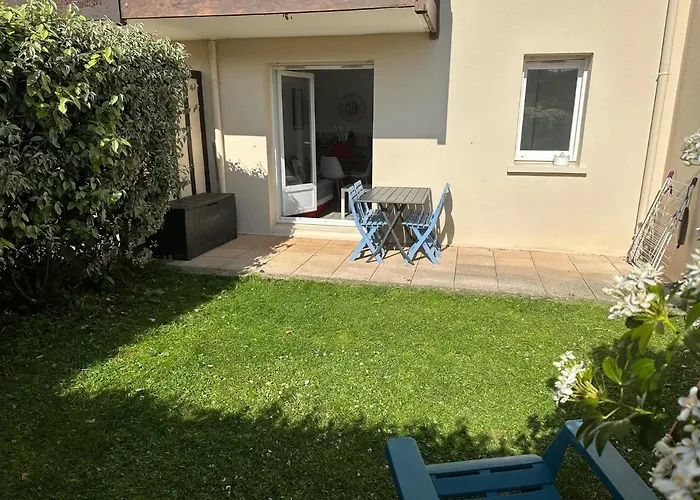 2 Pieces Jardin, Acces Direct Mer Et Proche Thalasso